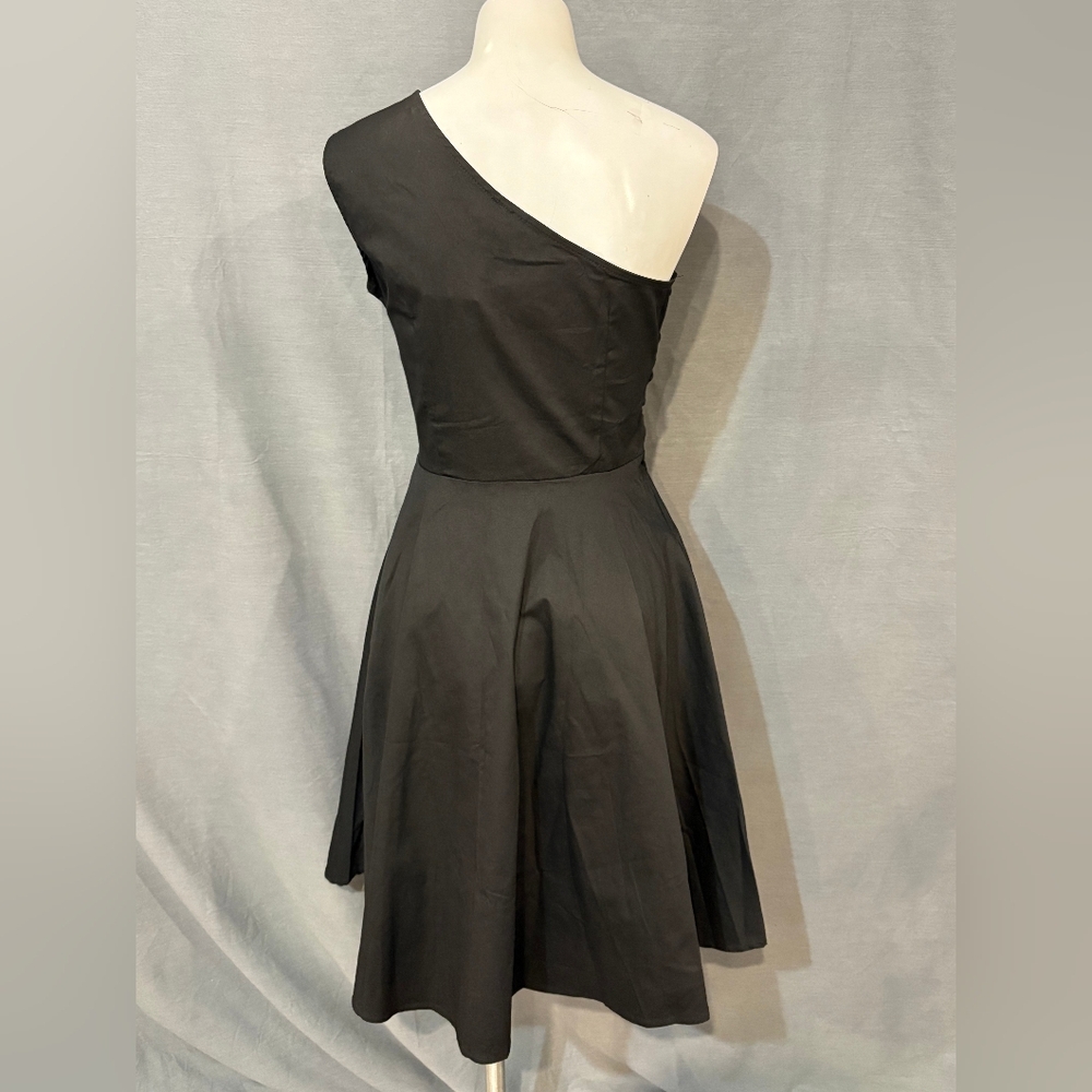 Black One-Shoulder Ruffled Cocktail Dress - Picture 2 of 8